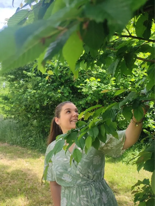 Joanna BONIN Naturopathe dans la nature Naturopathe Strasbourg, spécialisée gestion du stress, du système digestif, des émotions et de la gestion du poids.